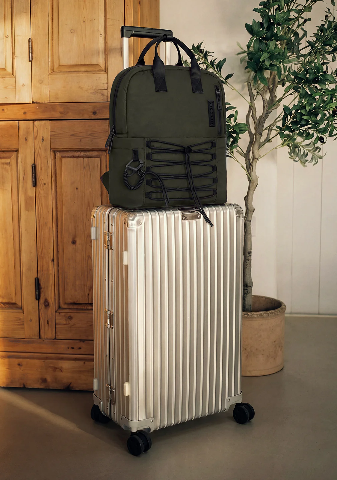 Multi-Pocket Nylon Backpack Green - Image 4
